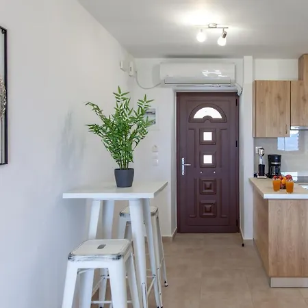 Agios Petros Apartments דירה