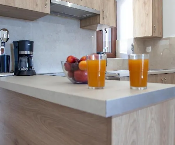 Agios Petros Apartments *